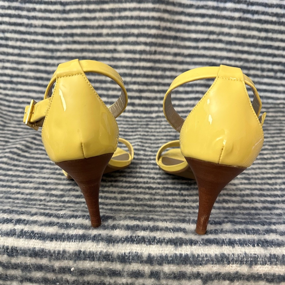 Talbots Yellow Ankle-Strap Flower Detail Sandals - Picture 6 of 10